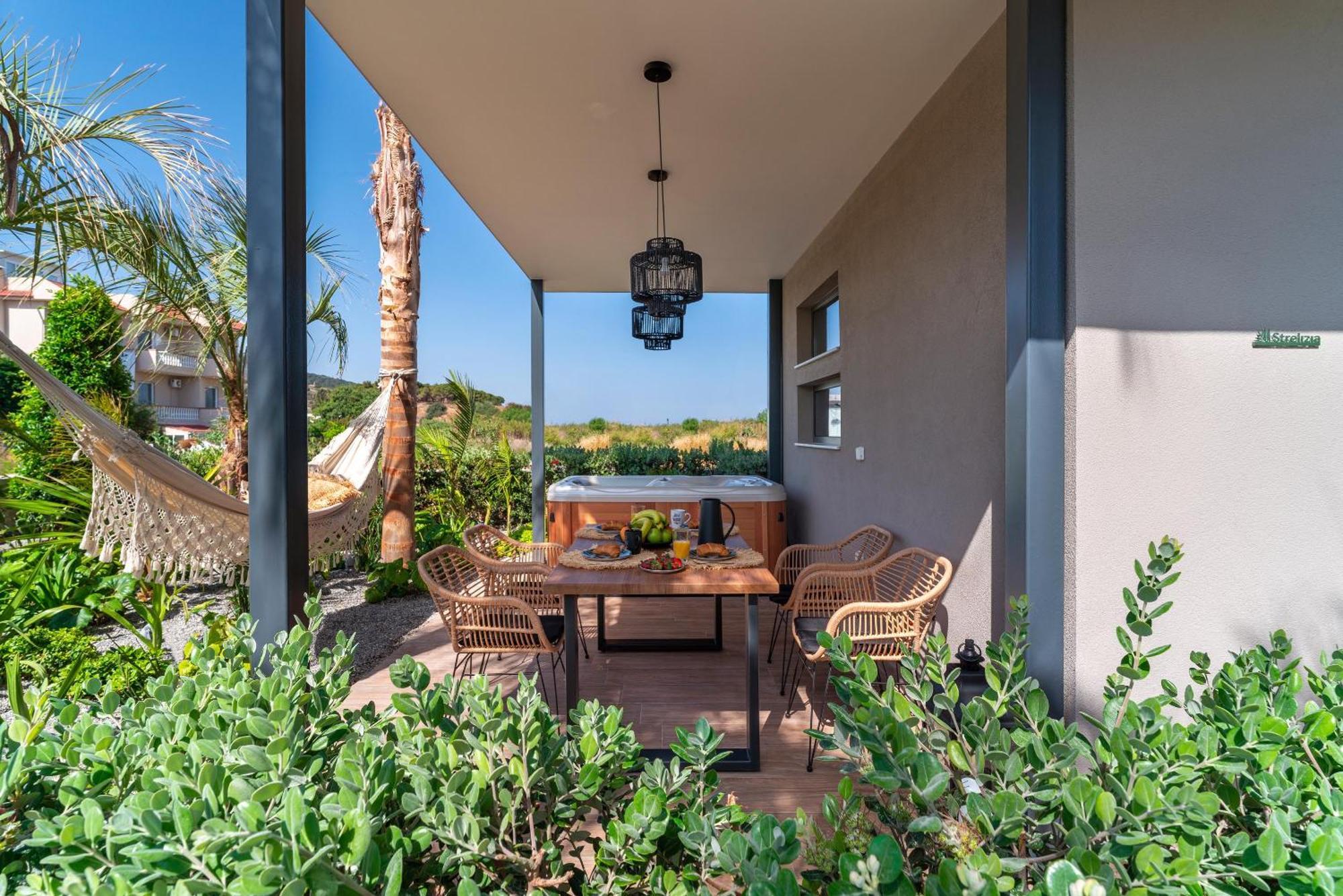 Palmeral Luxury Suites Kremastí Quarto foto