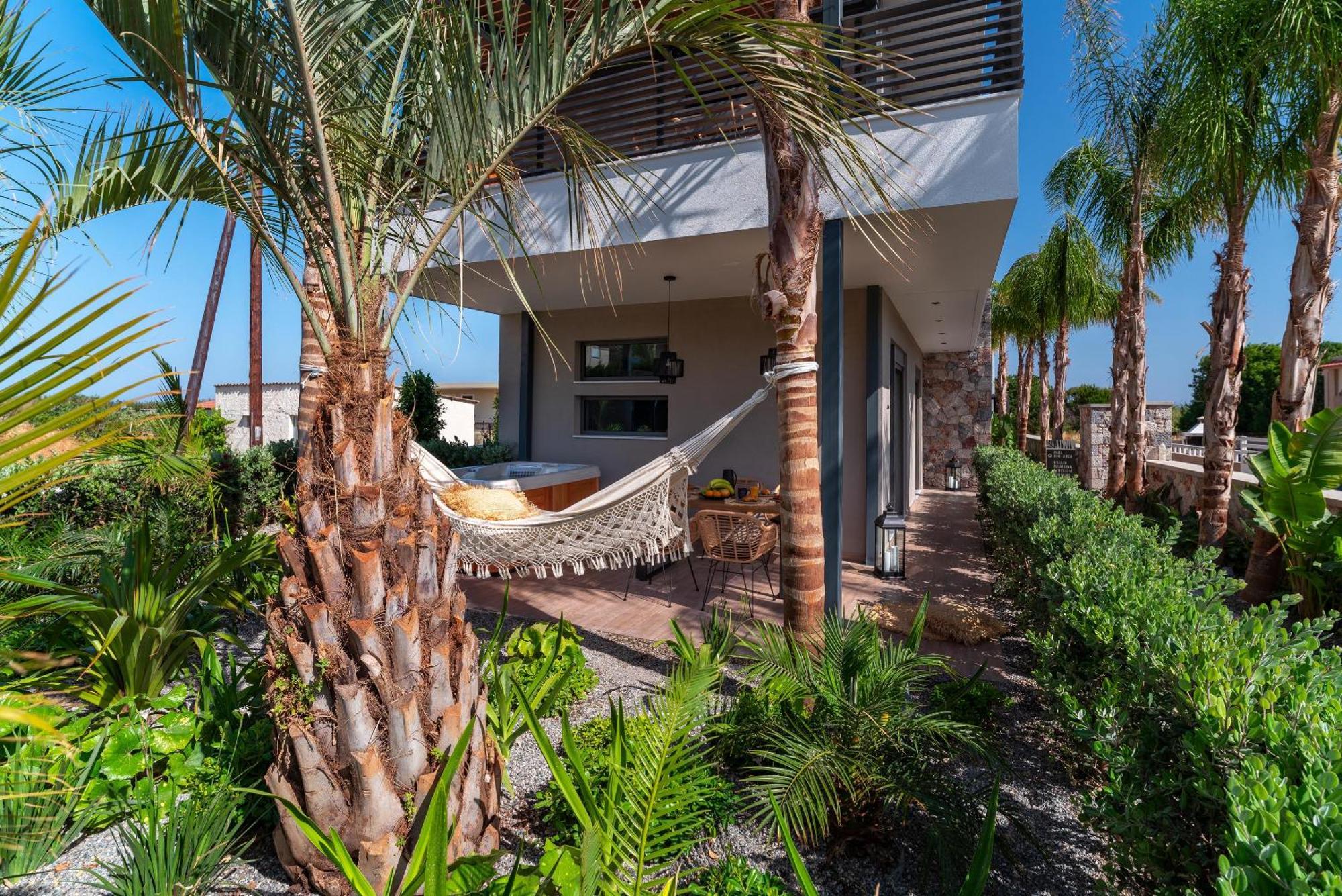 Palmeral Luxury Suites Kremastí Quarto foto