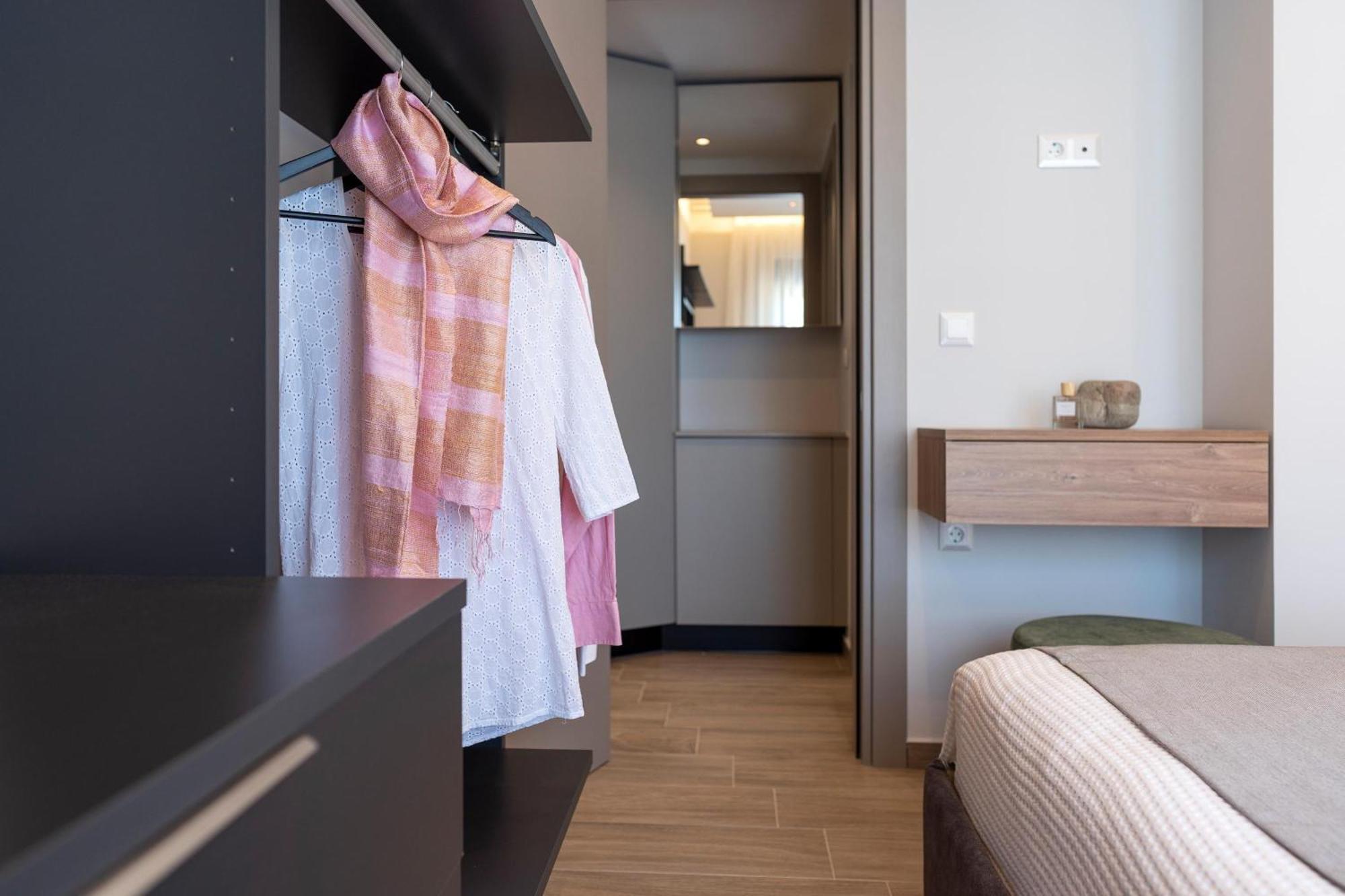 Palmeral Luxury Suites Kremastí Quarto foto